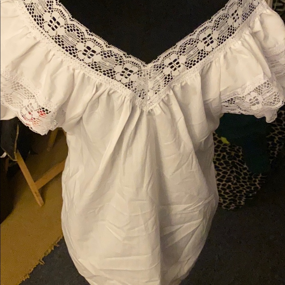 White top - Picture 4 of 4